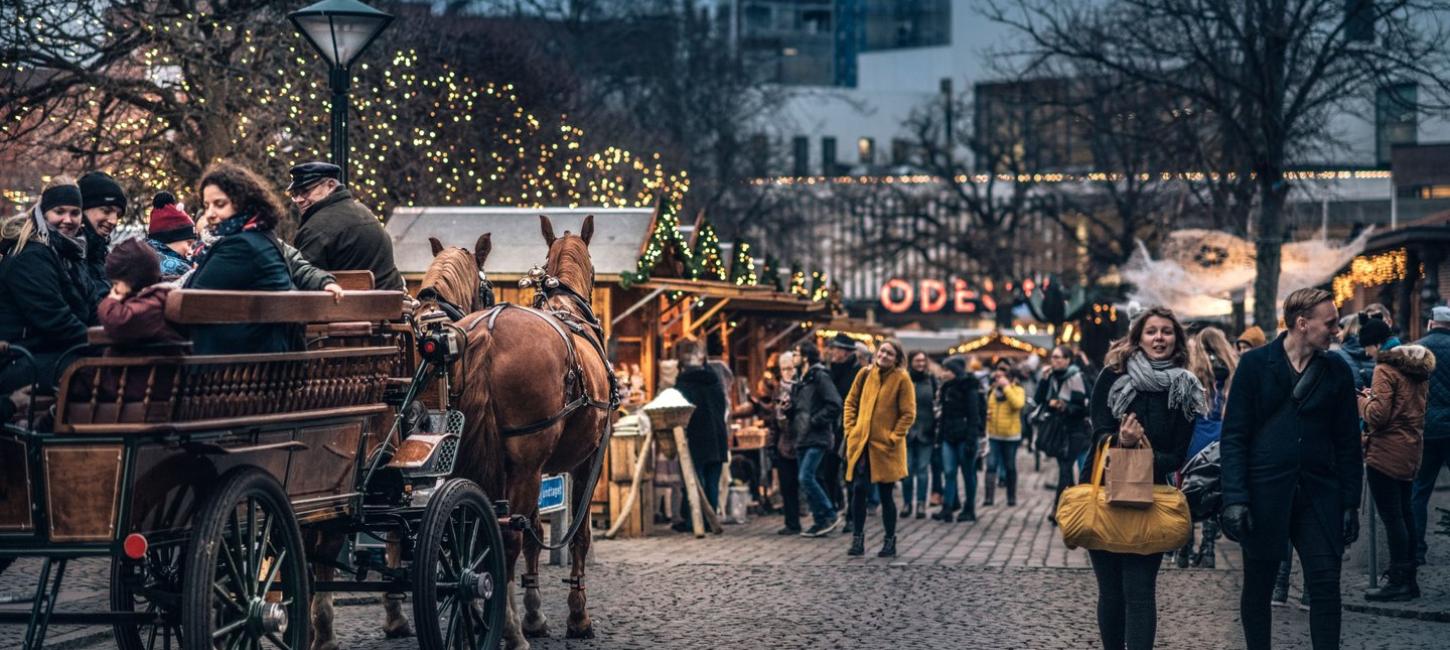Weihnachtsmarkt in Odense auf Fünen in Dänemark