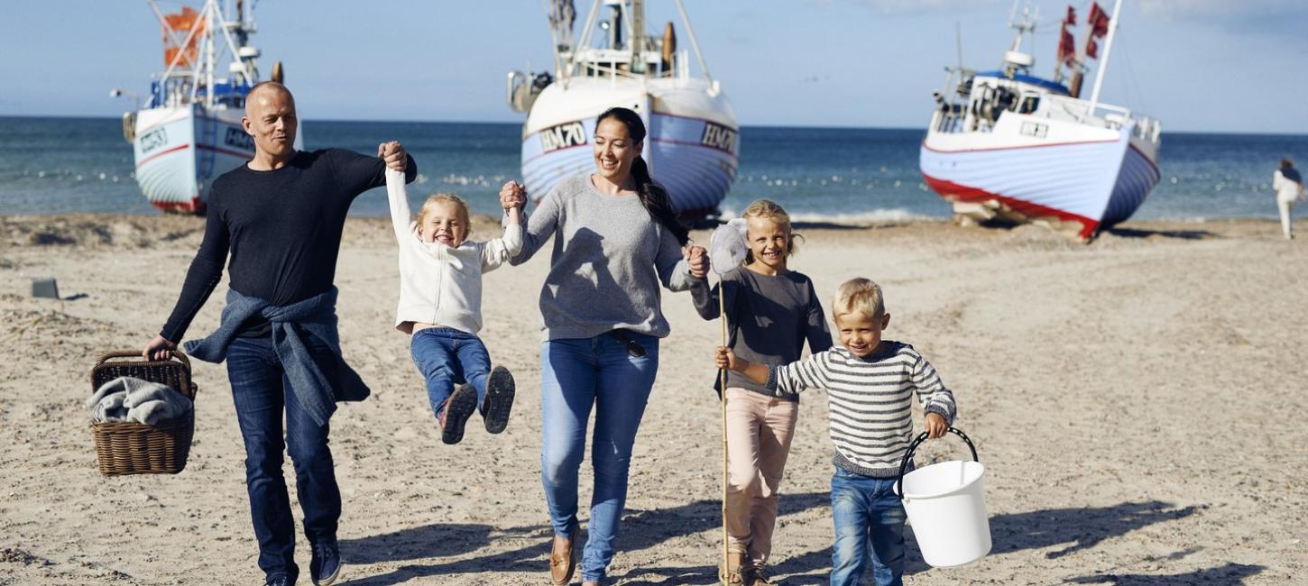 Family-Fishing-Boats-Thorup-Beach