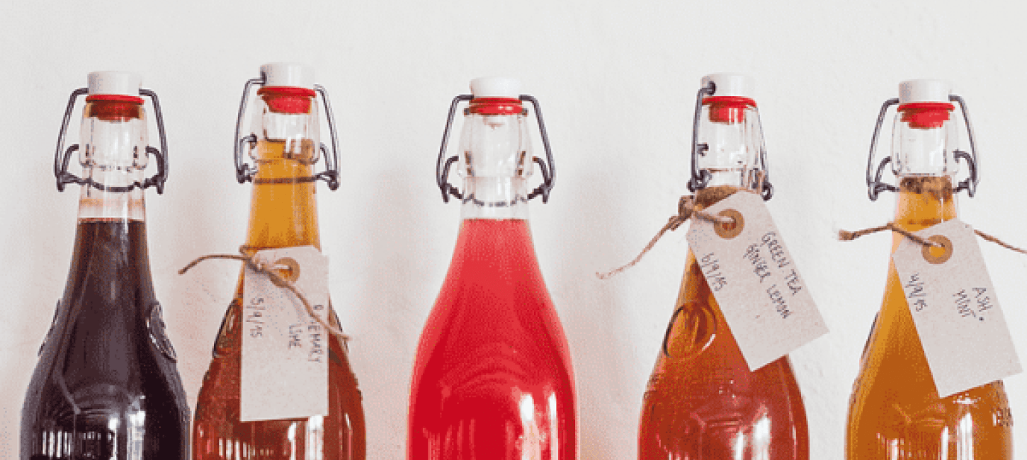 Holunderblütensirup-Rezept von Aarstiderne