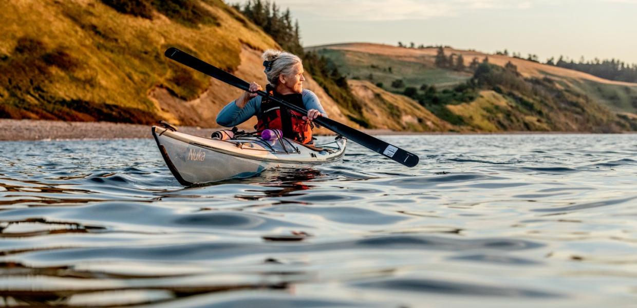 Kayakfahren auf dem Limfjord im dänischen Nordjütland