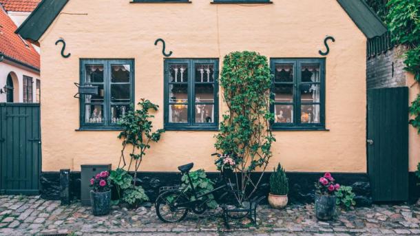 Little yellow house in Dragør