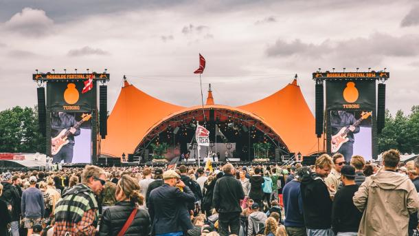 Die einzigartige Hauptbühne, Orange Scene, auf dem Roskilde Festival