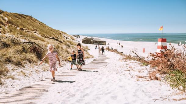 Barn på Søndervig Beach