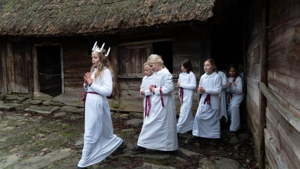 Santa Lucia Parade im Freilichtmuseum in Kongens Lyngby bei Kopenhagen