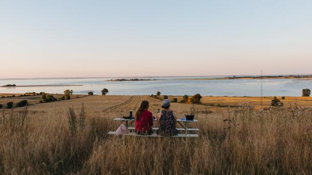 Fahrradfahrer bei einer Rast auf der dänischen Insel Ærø