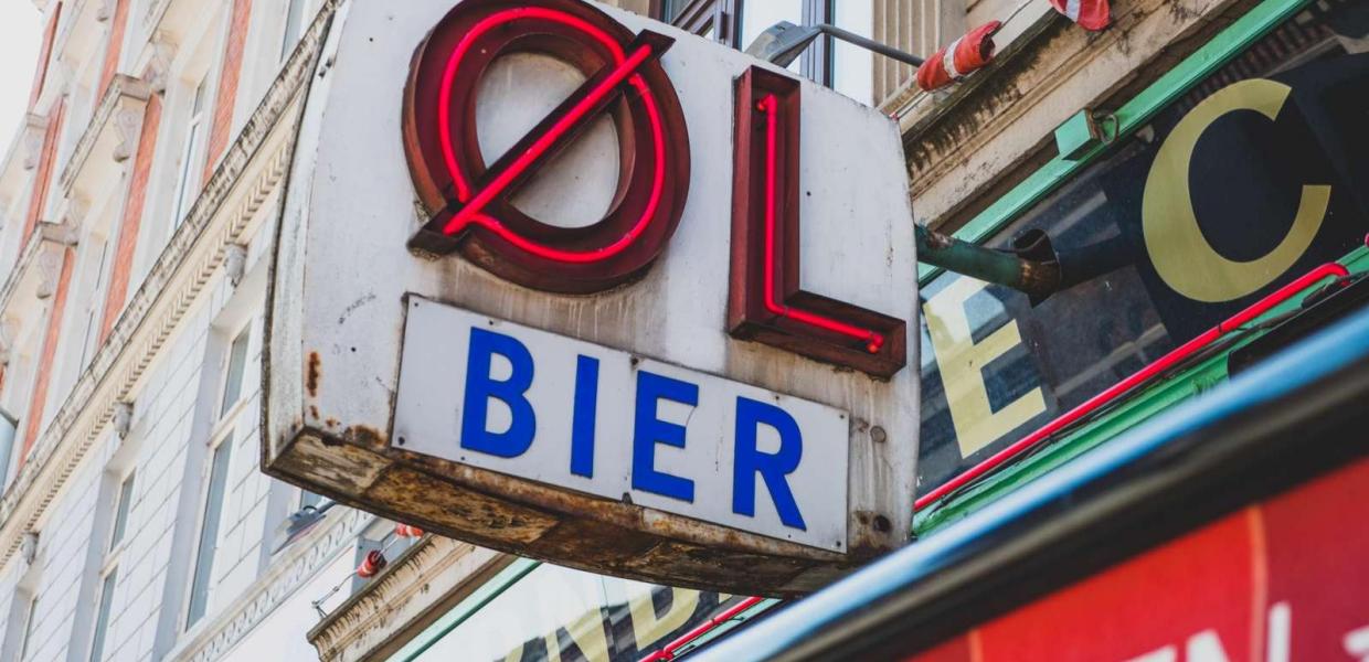 Beer sign at bodega in Vesterbro "Øl", Copenhagen, Denmark