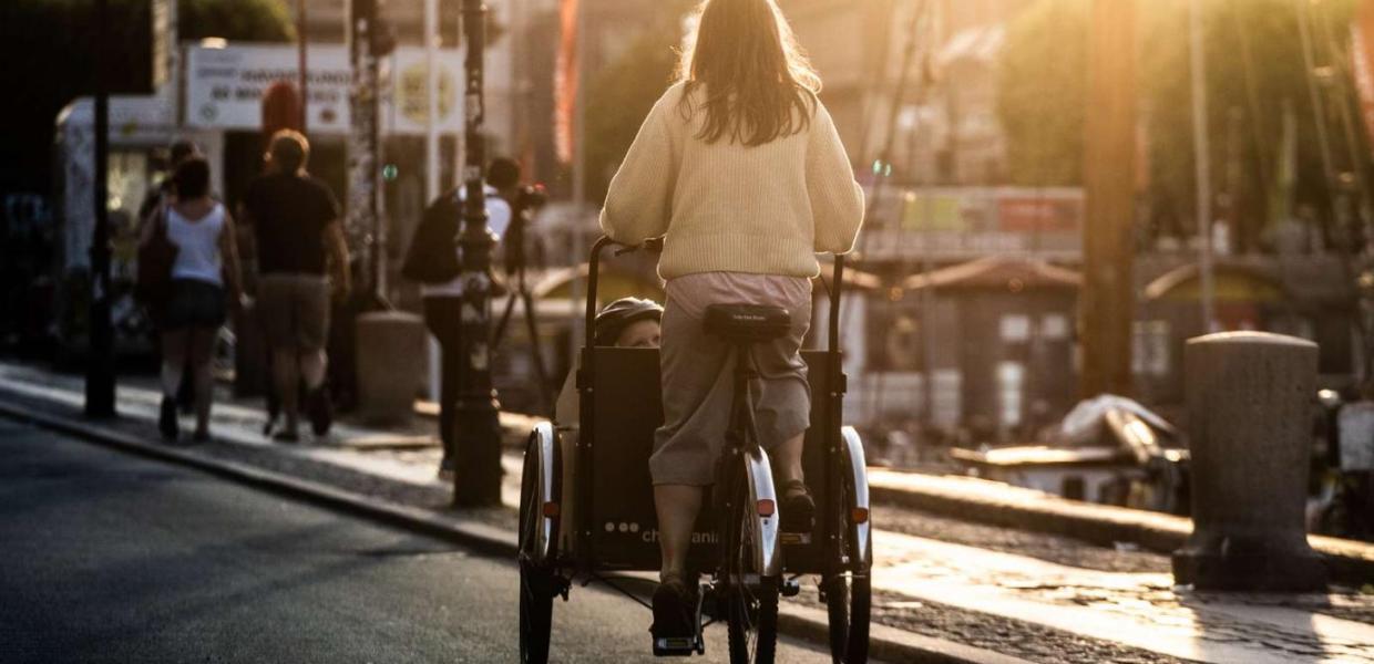 Biking copenhagen