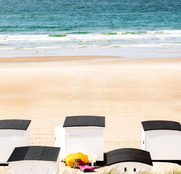 Solseng ved badehusene på Løkken Strand, Danmark