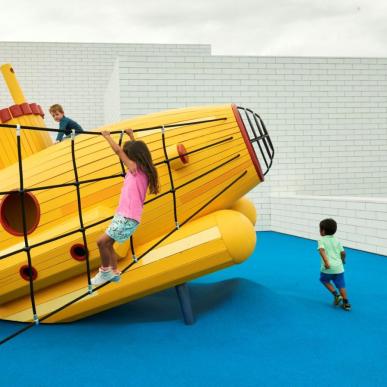 LEGO Spielplatz mit U-Boot im LEGO House in Billund