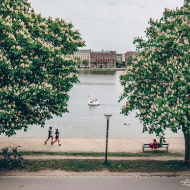 Aktivitäten und Spaziergang an den Seen in der Kopenhagener Innenstadt