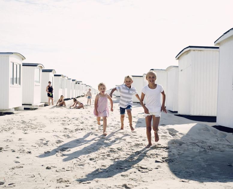 Kinder am Strand von Løkken