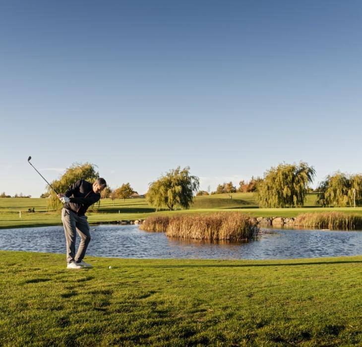 Golfing session at golf center on Møn, South Zealand